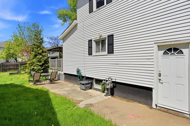 12 Angelo St, Springfield, MA 01119