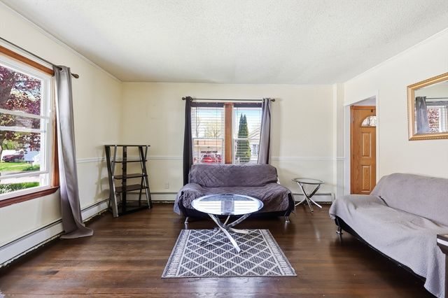 12 Angelo St, Springfield, MA 01119