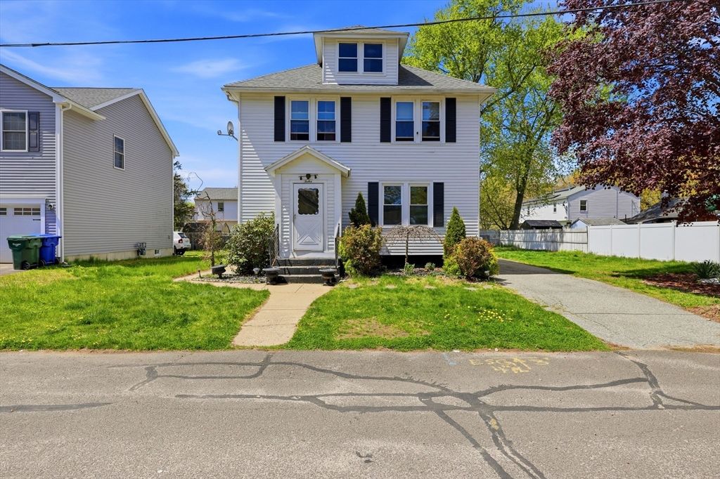 12 Angelo St, Springfield, MA 01119