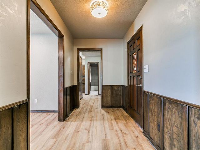 23 Crown Point, Shawnee, OK 74804