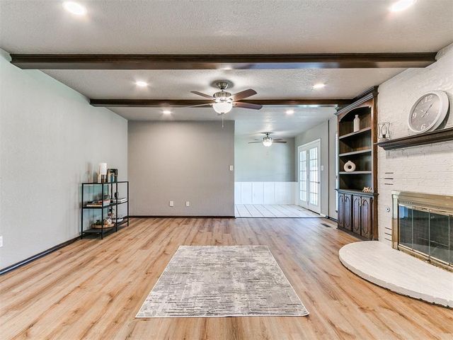23 Crown Point, Shawnee, OK 74804