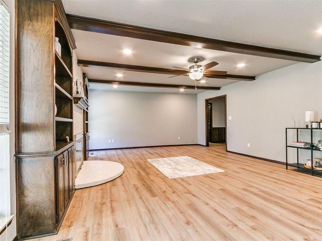 23 Crown Point, Shawnee, OK 74804