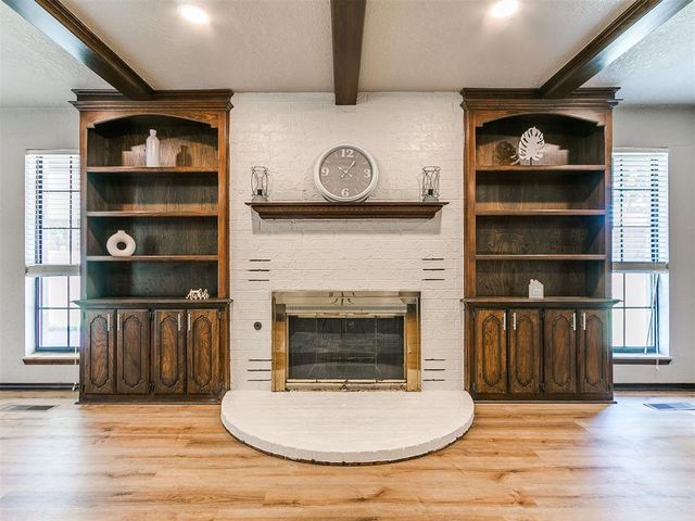 23 Crown Point, Shawnee, OK 74804