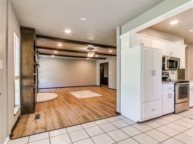 23 Crown Point, Shawnee, OK 74804