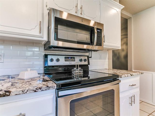 23 Crown Point, Shawnee, OK 74804
