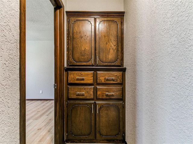 23 Crown Point, Shawnee, OK 74804