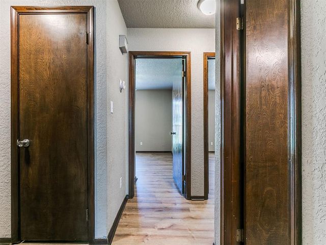 23 Crown Point, Shawnee, OK 74804