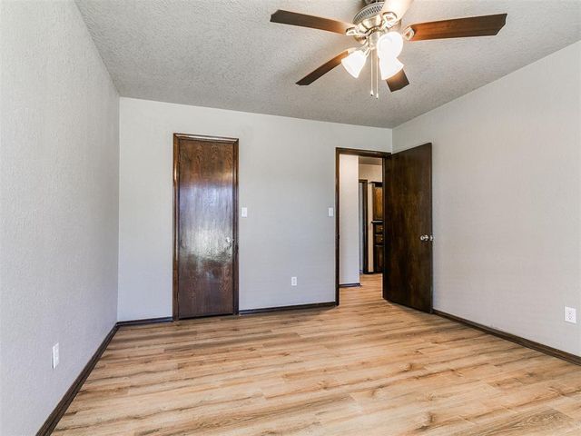 23 Crown Point, Shawnee, OK 74804
