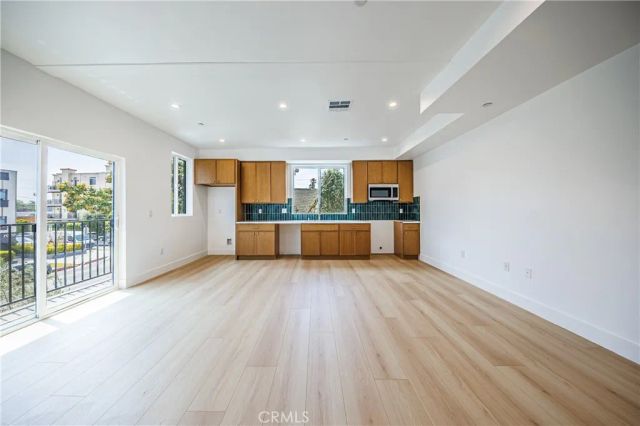 1063 S Corning Street, Los Angeles, CA 90035