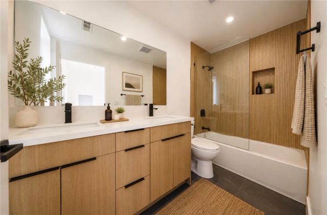 1063 S Corning Street, Los Angeles, CA 90035