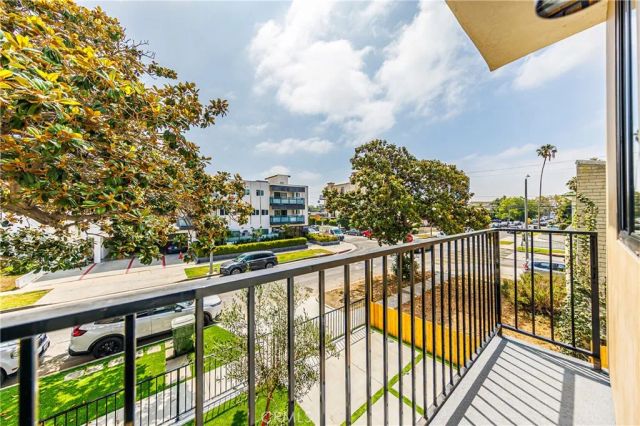 1063 S Corning Street, Los Angeles, CA 90035