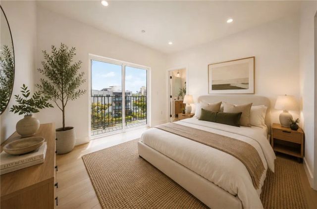 1063 S Corning Street, Los Angeles, CA 90035