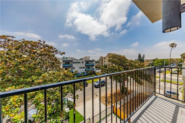 1063 S Corning Street, Los Angeles, CA 90035