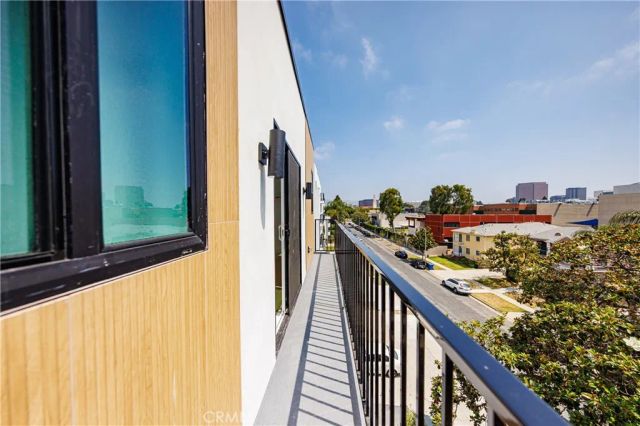 1063 S Corning Street, Los Angeles, CA 90035