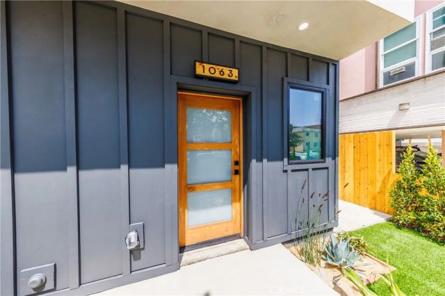 1063 S Corning Street, Los Angeles, CA 90035