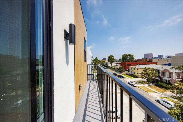 1063 S Corning Street, Los Angeles, CA 90035