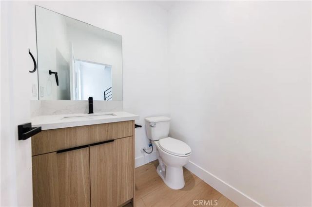 1063 S Corning Street, Los Angeles, CA 90035