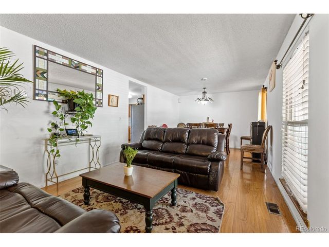 1413 S Kittredge St, Aurora, CO 80017