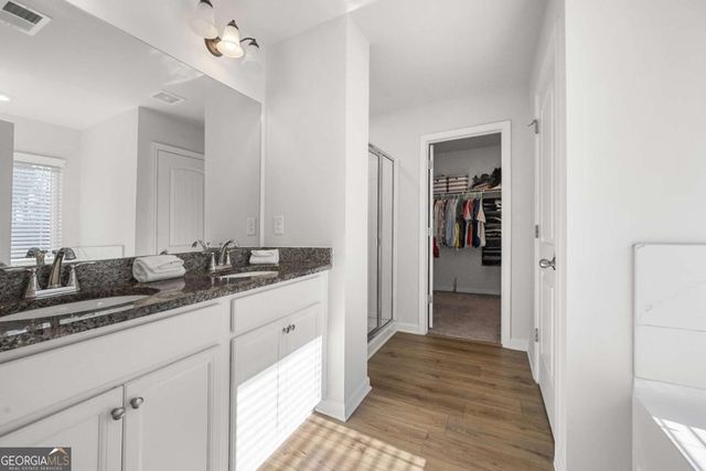 925 Lakehaven Lane, Loganville, GA 30052