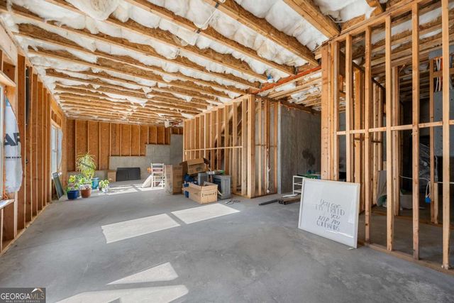 925 Lakehaven Lane, Loganville, GA 30052