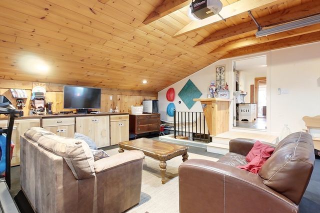 31 Heald St, Pepperell, MA 01463