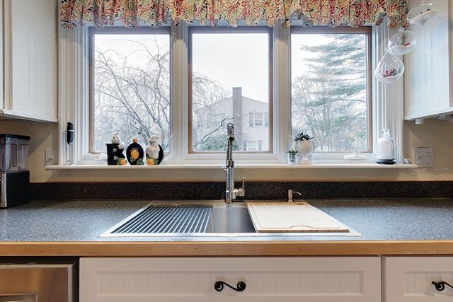 31 Heald St, Pepperell, MA 01463