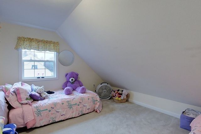 31 Heald St, Pepperell, MA 01463