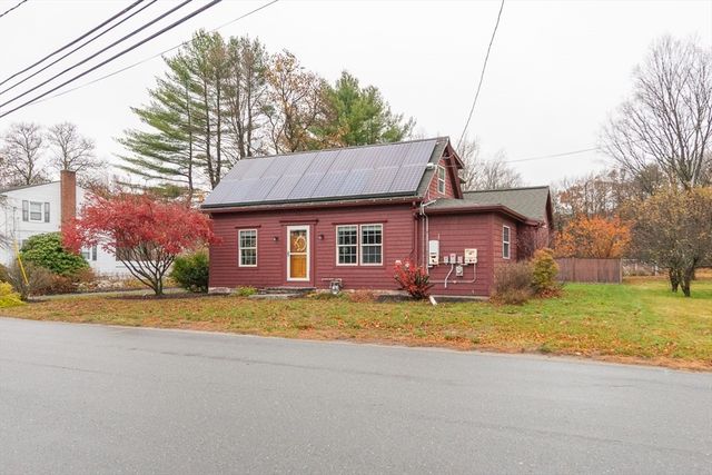 31 Heald St, Pepperell, MA 01463