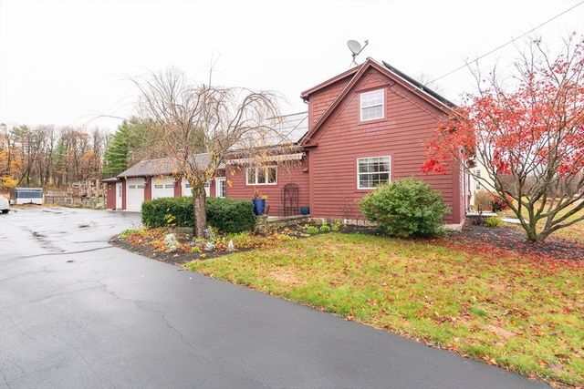 31 Heald St, Pepperell, MA 01463