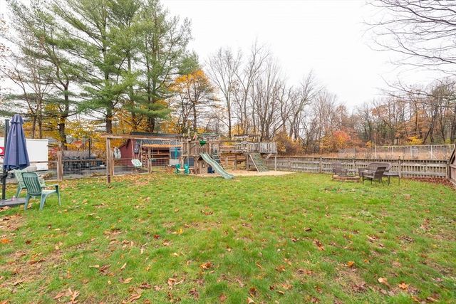 31 Heald St, Pepperell, MA 01463