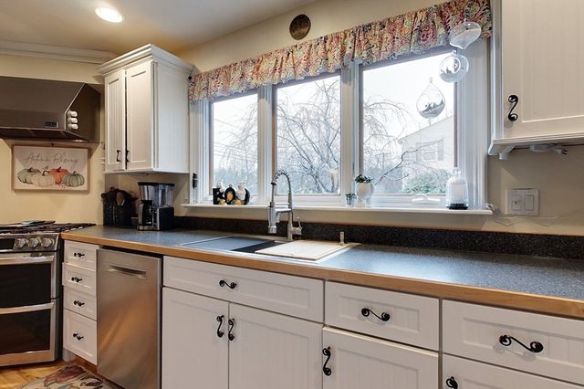 31 Heald St, Pepperell, MA 01463