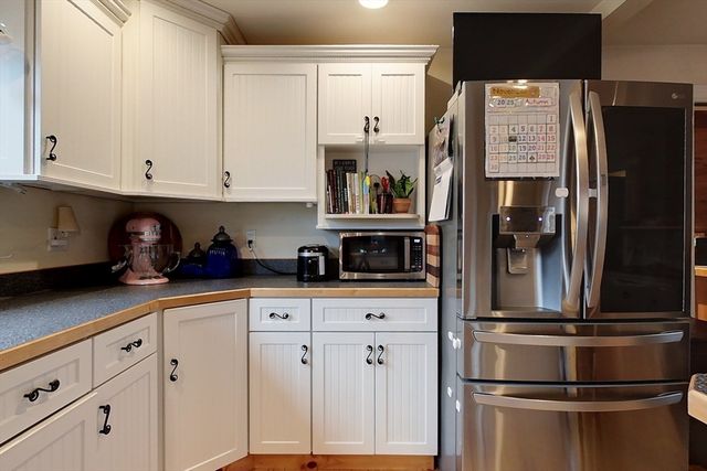 31 Heald St, Pepperell, MA 01463