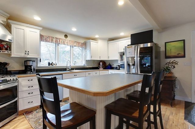 31 Heald St, Pepperell, MA 01463