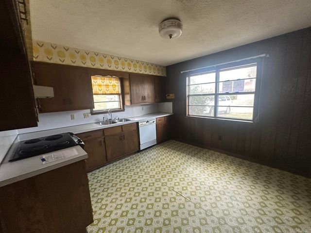 3106 W 36TH Avenue, Pine Bluff, AR 71603