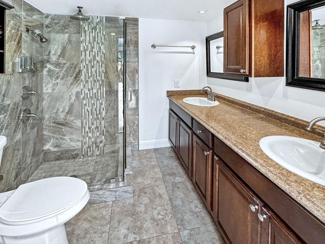 2040 NW 86th Ave, Sunrise, FL 33322