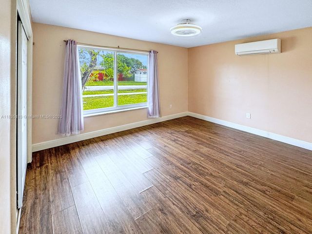 2040 NW 86th Ave, Sunrise, FL 33322