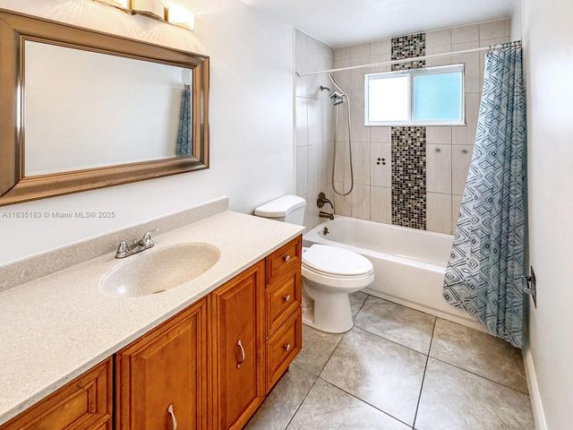 2040 NW 86th Ave, Sunrise, FL 33322