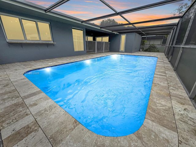 2040 NW 86th Ave, Sunrise, FL 33322