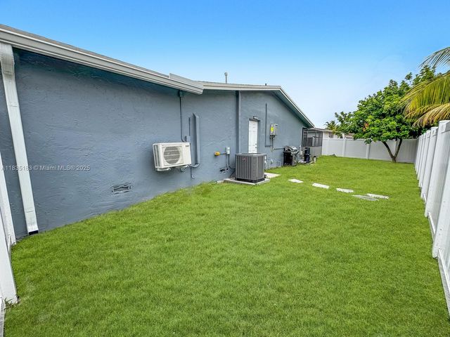 2040 NW 86th Ave, Sunrise, FL 33322
