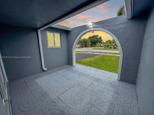 2040 NW 86th Ave, Sunrise, FL 33322