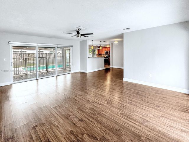 2040 NW 86th Ave, Sunrise, FL 33322