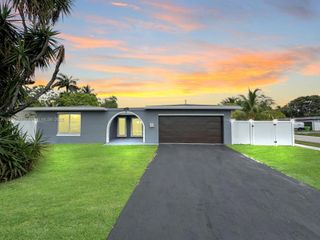 2040 NW 86th Ave, Sunrise, FL 33322