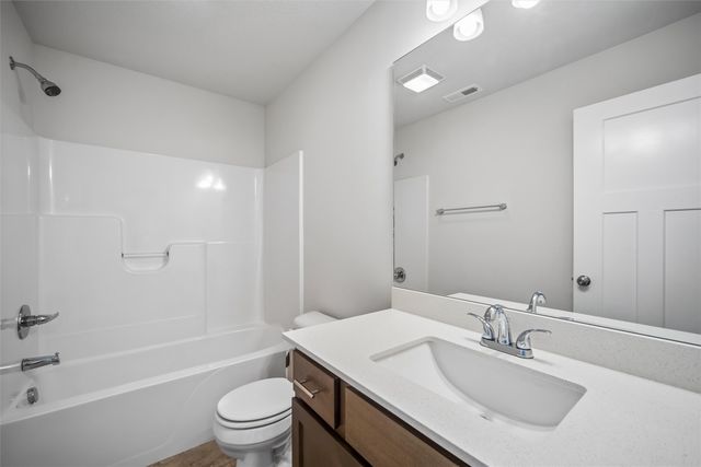 15137 Foxglove Lane, Urbandale, IA 50323