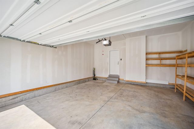 15137 Foxglove Lane, Urbandale, IA 50323
