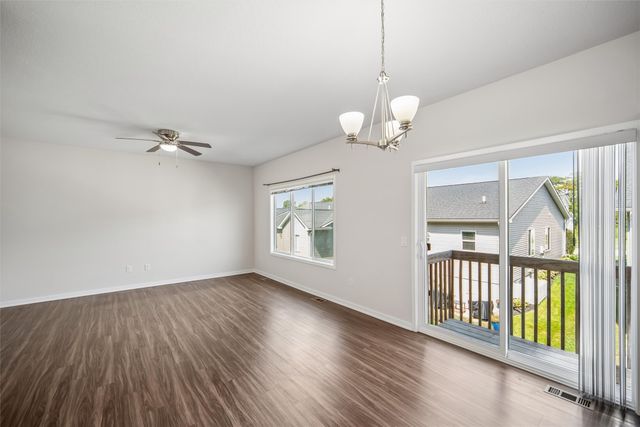 15137 Foxglove Lane, Urbandale, IA 50323