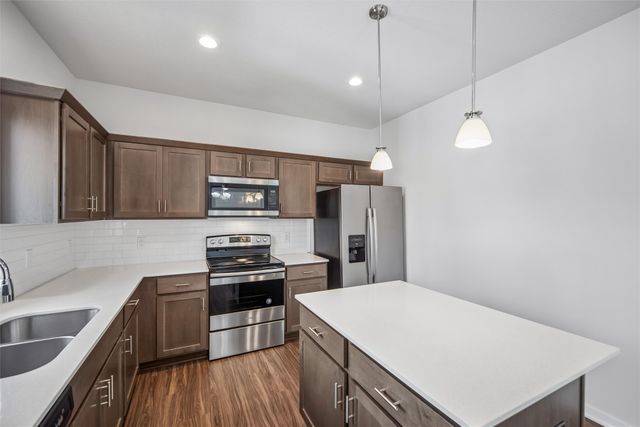 15137 Foxglove Lane, Urbandale, IA 50323