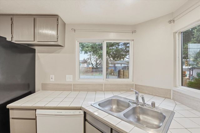 1324 E Joseph Ave, Spokane, WA 99208