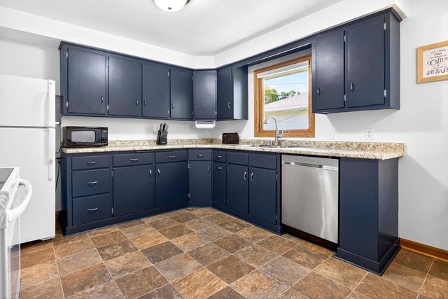 415 E 16TH STREET, Kaukauna, WI 54130