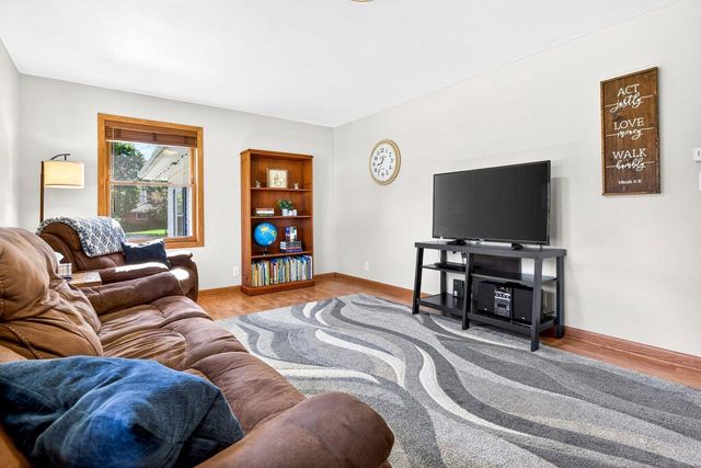 415 E 16TH STREET, Kaukauna, WI 54130