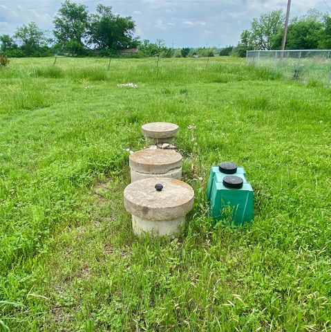 218 County Road 2992, Windom, TX 75492